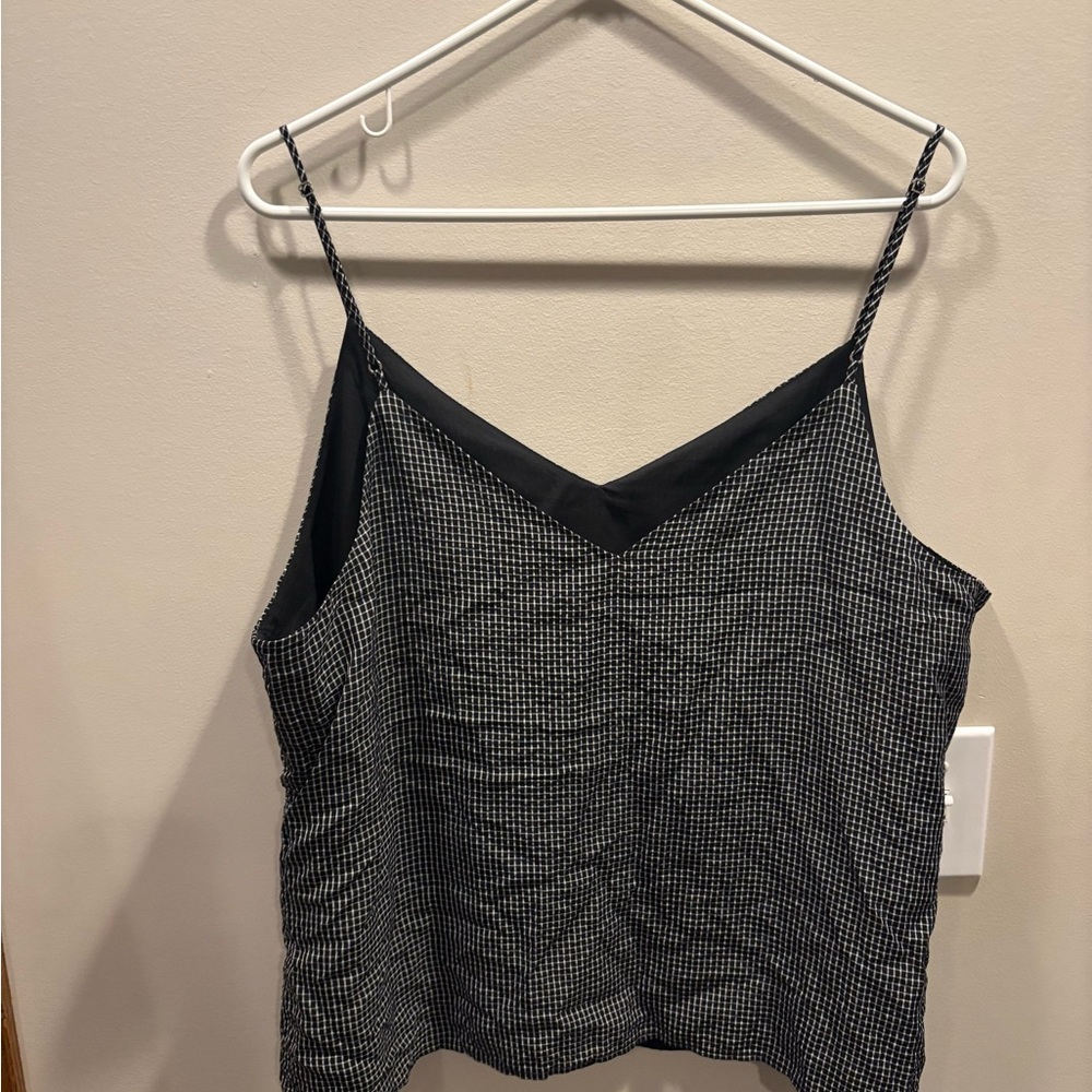 🔥 2/$10 3/12$ Banana Republic Black and White Gingham Camisole - Picture 4 of 5